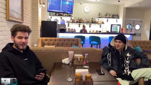 ПАРАДЕЕВИЧ КОРЕШ ПЛОХОЙ ПАРЕНЬ КУЕРТОВ ЖОЖО ГРИШАНЯ ИНСАЙДЕР ЯСНА КАЕЧКА ЧИЛЯТ В КАФЕ | ИРЛ СТРИМ смотреть онлайн