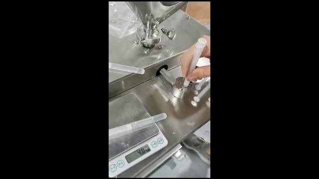 Semi automatic vertical piston filling machine for water needle syringes смотреть онлайн