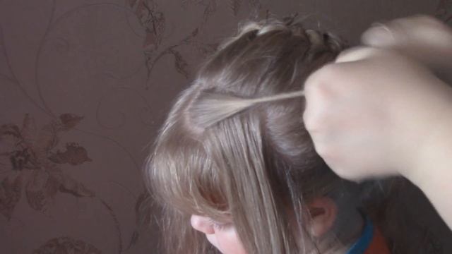 МК Коса с бантиками из волос ..Плетение из волос./////Braid with ribbons of hair. смотреть онлайн