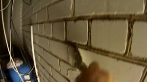 Закрепить лист гипсокартона на кирпичную стену без профилей