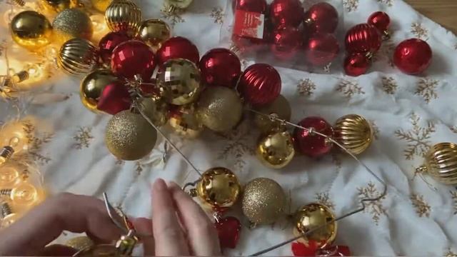 Новогодний венок из ёлочных шариков смотреть онлайн