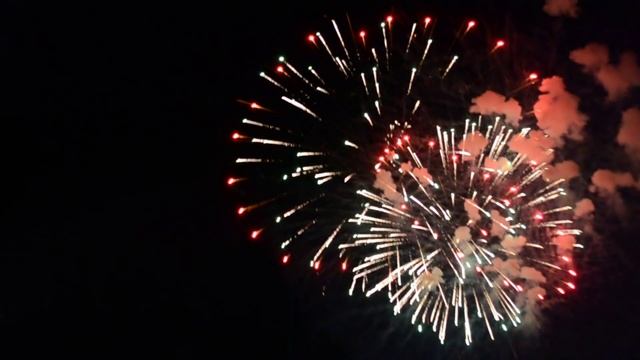 г.Орёл, 5 августа 2016 года. Салют в честь 450летия города Орла, площадь Ленина. смотреть онлайн