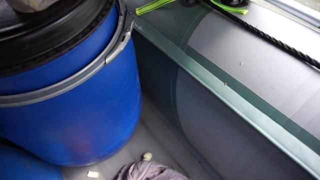 Ходовой тент для надувной лодки, вид изнутри. смотреть онлайн