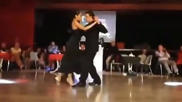Ángeles y Albano Vals смотреть онлайн