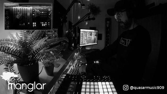 - Q U A S A R - techno podcast 020 ( twitch live ) смотреть онлайн