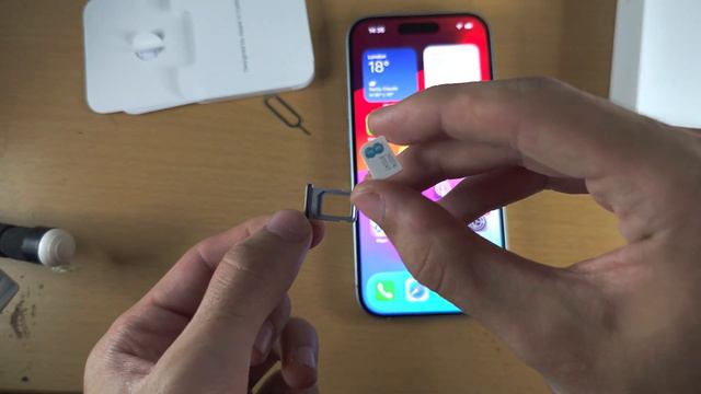 How To Insert SIM Card in iPhone 15 смотреть онлайн