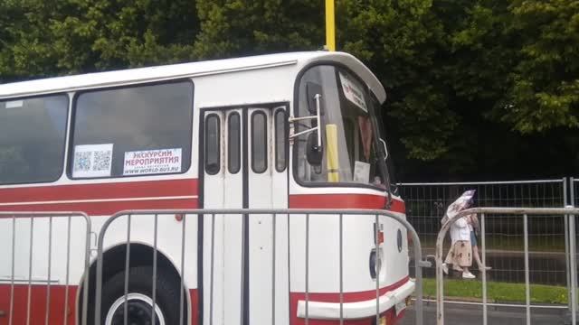 Ретро автобусы ЛАЗ-695 и Икарусы смотреть онлайн