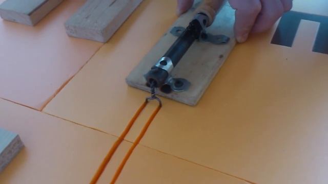 Аккуратный паз для труб в пеноплексе