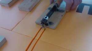 Аккуратный паз для труб в пеноплексе