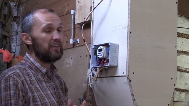 Автоматическая кормушка для животных