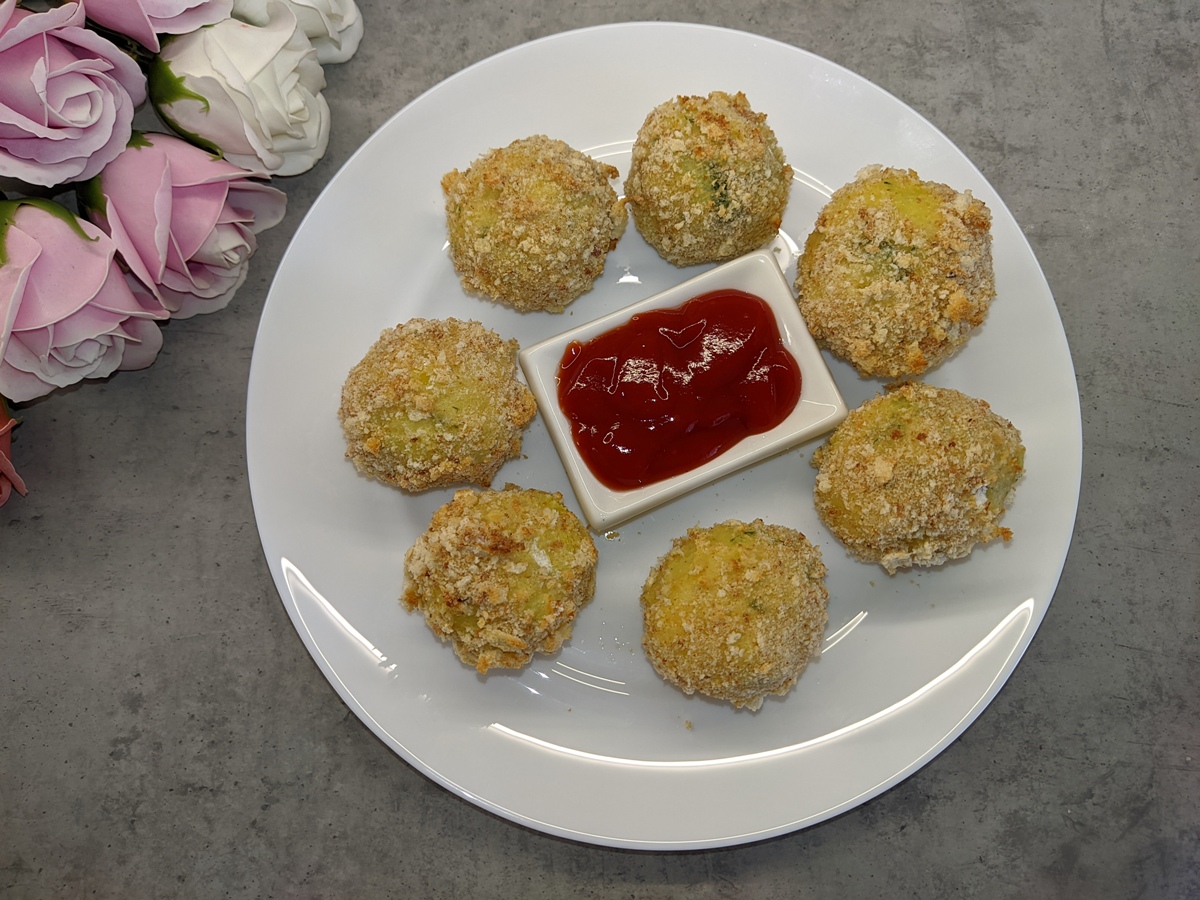 Картофельные шарики с сыром.