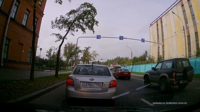 Начинающий водитель едет на красный смотреть онлайн
