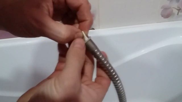 Порвался шланг для душа. Ремонт своими руками. смотреть онлайн