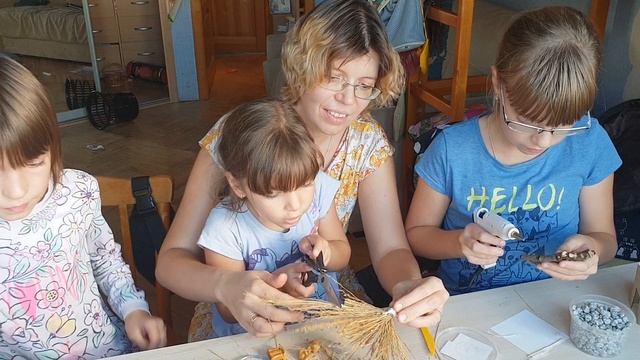 Мастер-класс поросенок/Домики для поросят своими руками/осенняя поделка с детьми в садик смотреть онлайн