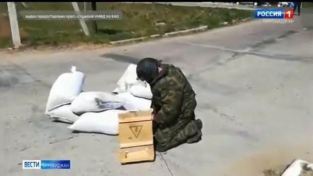 Минометный снаряд нашли рабочие при ремонте дороги в районе улицы Советская смотреть онлайн