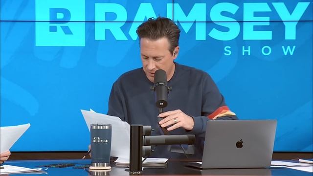 People Making Over $100,000 Living Paycheck-To-Paycheck? смотреть онлайн