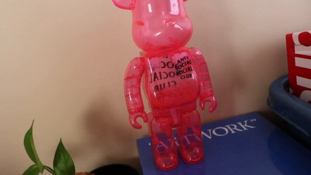Anti Social Social Club 400% Bearbrick смотреть онлайн
