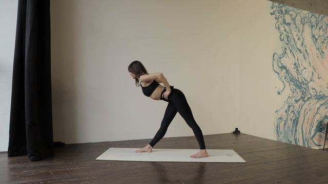 Йога дома | Утренняя зарядка для стройности и красоты | Йога для начинающих | смотреть онлайн