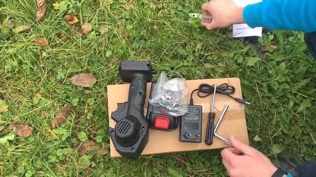 Mini Electric Chainsaw Cordless 4 Inch смотреть онлайн