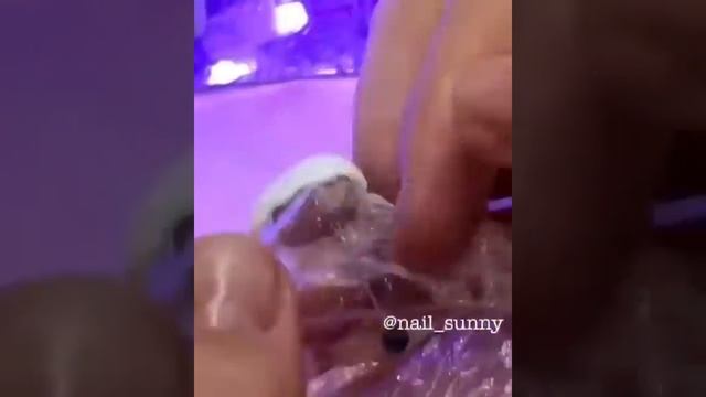 Самый странный маникюр смотреть онлайн