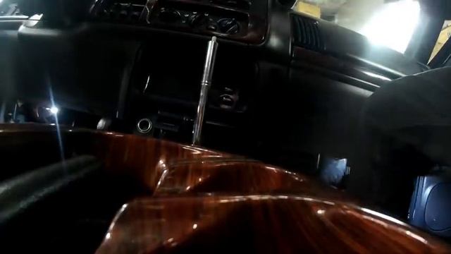 Снятие ковра с Jeep Grand Cherokee ZJ. смотреть онлайн