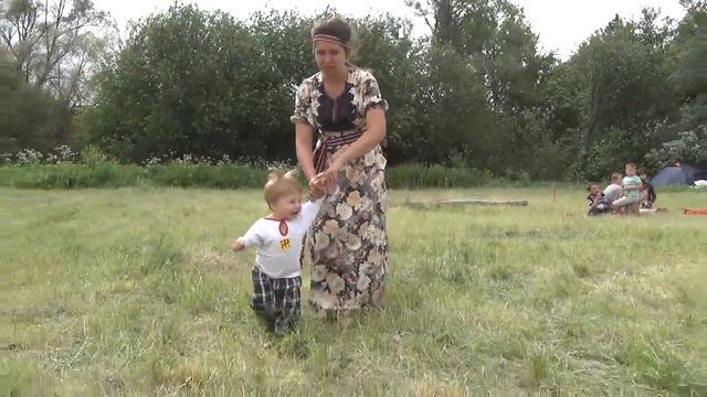 малышь делает первые шаги смотреть онлайн