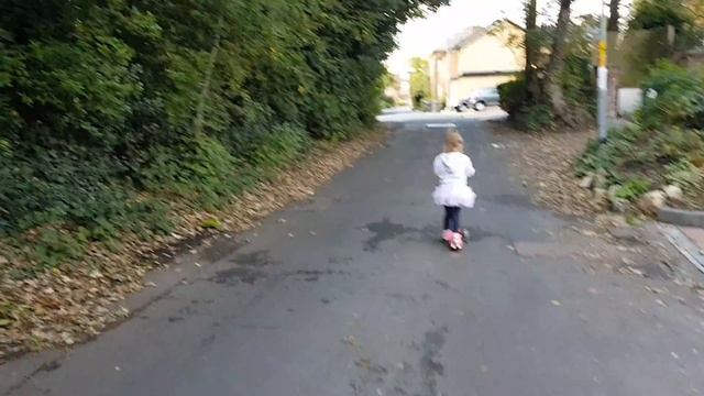 Riding the Mini Micro Scooter /Great time/Have Fun смотреть онлайн