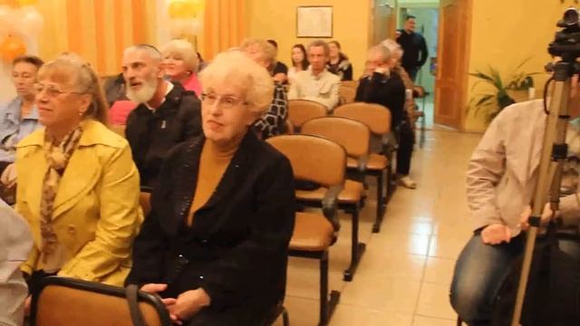 Владимир Лейкин поет Катюшу на иврите смотреть онлайн