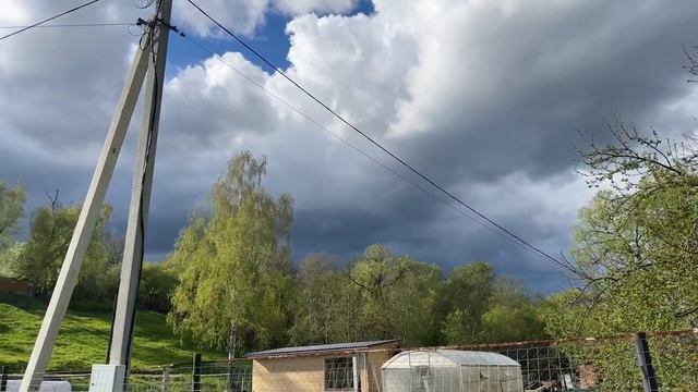 Отремонтировали качели на детской площадке. Убрали мусор. Посадили картошку. смотреть онлайн