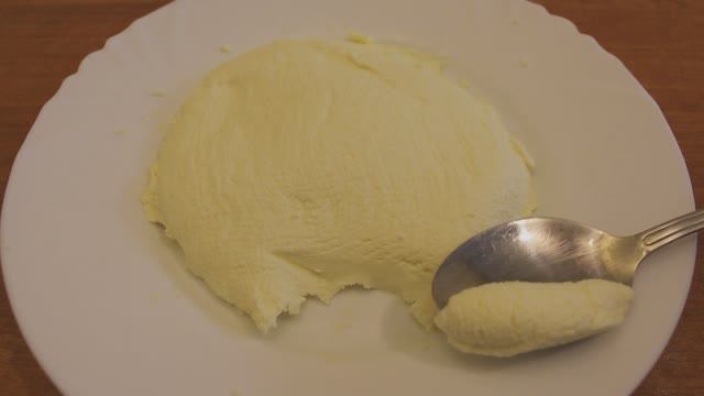 СЫР МАСКАРПОНЕ В ДОМАШНИХ УСЛОВИЯХ ☆ КАК ПРИГОТОВИТЬ МАСКАРПОНЕ ДОМА смотреть онлайн