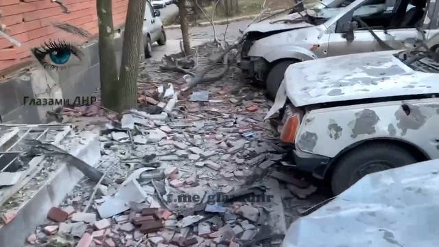 Последствия вчерашнего обстрела супермаркета Молоко смотреть онлайн