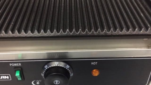 Гриль контактный Hurakan HKN-PE34R смотреть онлайн