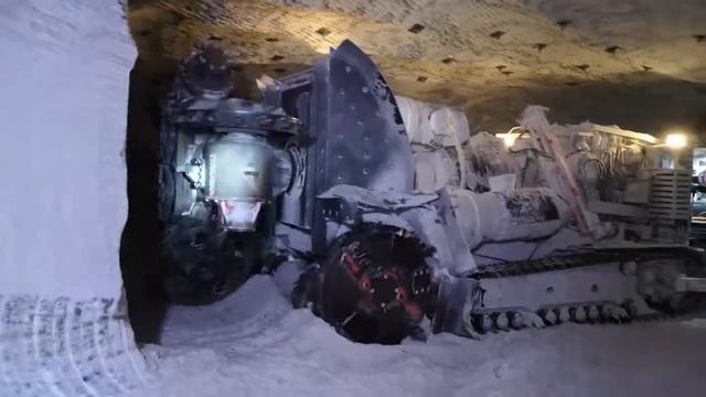 Как добывают калийные удобрения. Заглянул в рудник компании ЕвроХим -Усольский калийный комбинат смотреть онлайн