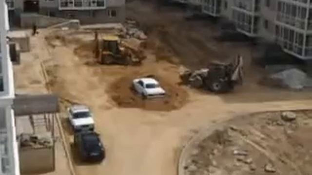 Два бульдозера закопали Волгу смотреть онлайн
