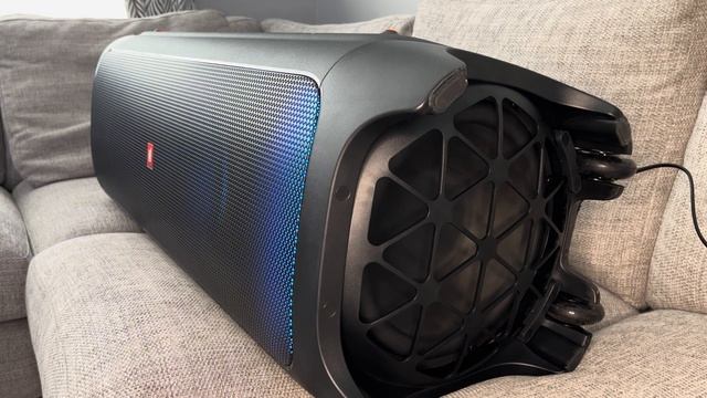 JBL PartyBox 1000 Insane Sub Movement смотреть онлайн