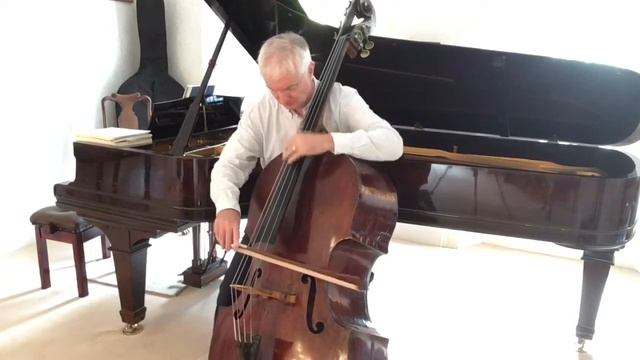 Prelude from Cello Suite in G major by J.S. Bach played by Chris West (double bass) смотреть онлайн