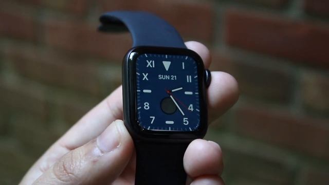 Apple Watch SE 2 Vs Apple Watch Series 5! (Comparison) (Review)