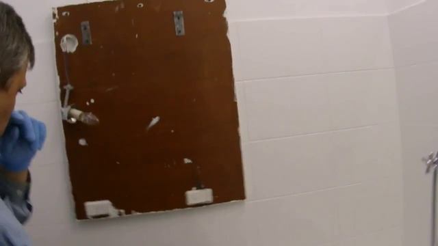 Вешаем зеркало в ванной без повреждения кафеля смотреть онлайн