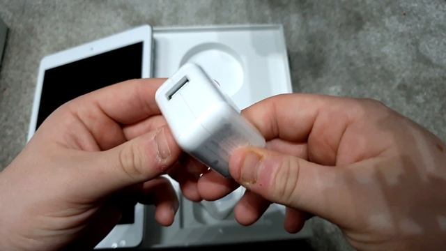 Unboxing: Apple 9.7-inch iPad (6th gen) 128GB - Silver смотреть онлайн