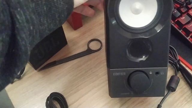 Edifier R19U - Caixa de som смотреть онлайн