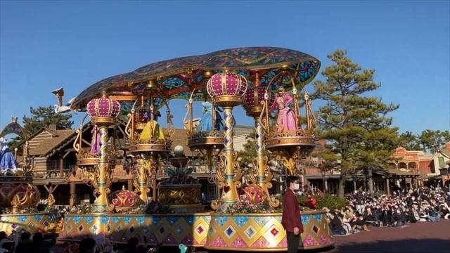 Диснейленд в эпоху коронавируса (Tokyo Disneyland Christmas 2021) смотреть онлайн