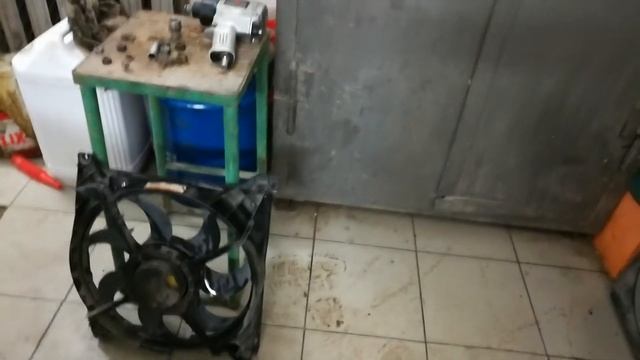 Снятие основного диффузора (вентилятора) охлаждения хендай соната hyundai sonata 2.7 смотреть онлайн