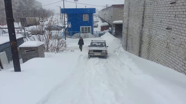 #2105 Покоряем подъем в гараж !!! Новосибирск смотреть онлайн