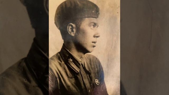 В полях под снегом и дождем они мечтали о любви... смотреть онлайн