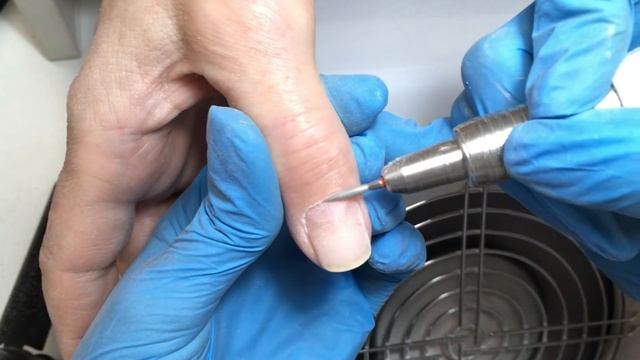 Как убрать прилипшую кутикулу / how to remove stuck cuticles смотреть онлайн