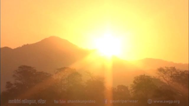 Yanmandalam | गायत्री स्तवनम् ॥ यन्मण्डलं दीप्तिकरं विशालम्, रत्नप्रभं तीव्रमनादिरूपम्। смотреть онлайн