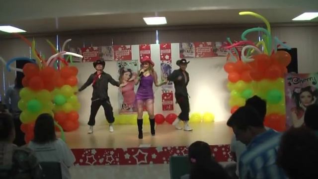 CHERRY AHAVA EN PLAZA SATELITE -SAPITO- смотреть онлайн