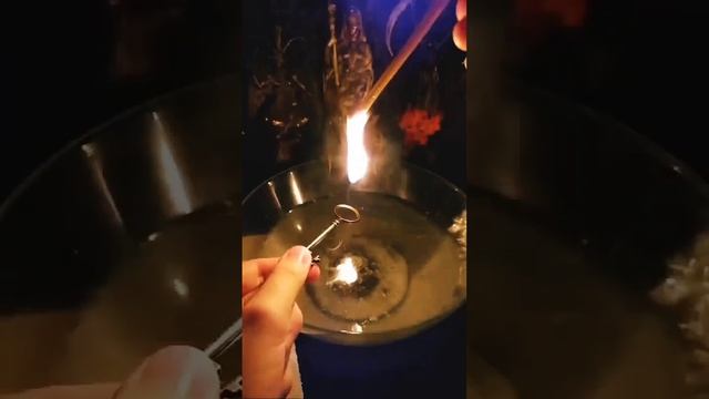 СНЯТЬ ПОРЧУ И ВЕРНУТЬ ЗЛО ВРАГУ?? ЧИСТКА ОТ НЕГАТИВА ЧЕРЕЗ ВОСК?? смотреть онлайн