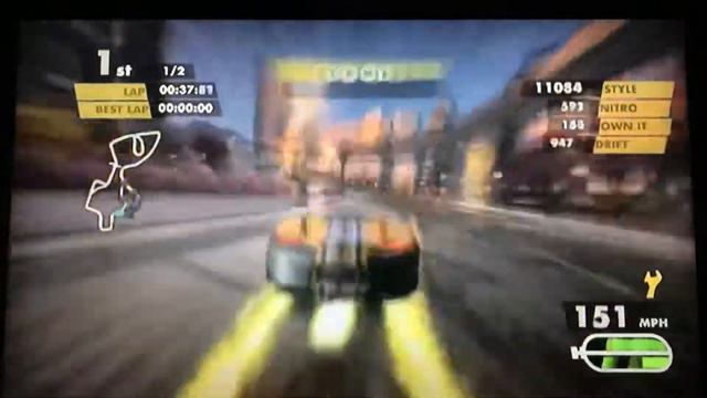 NFS: Nitro (Wii) - Arcade - Circuit Race: Raffles Place смотреть онлайн