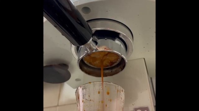Delonghi ECO310 玩具咖啡機 смотреть онлайн